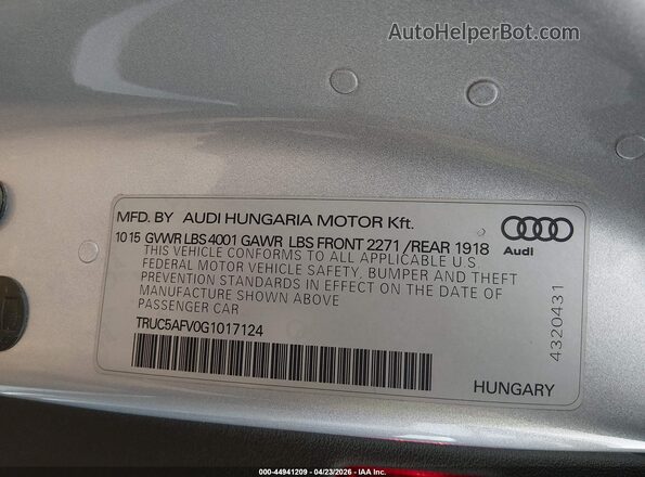 TRUC5AFV0G1017124 2016 AUDI TT Silver Vista del compartimento del motor