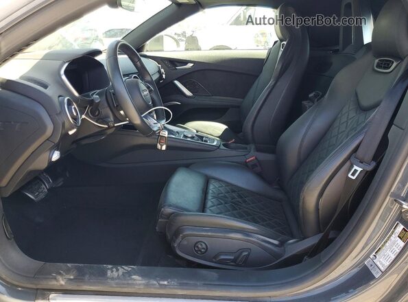 TRUTECFV5K1003224 2019 AUDI TT Gray Front interior view