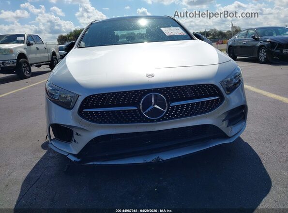 W1K3G4EB2NJ368648 2022 MERCEDES-BENZ A 220 Silver Front view