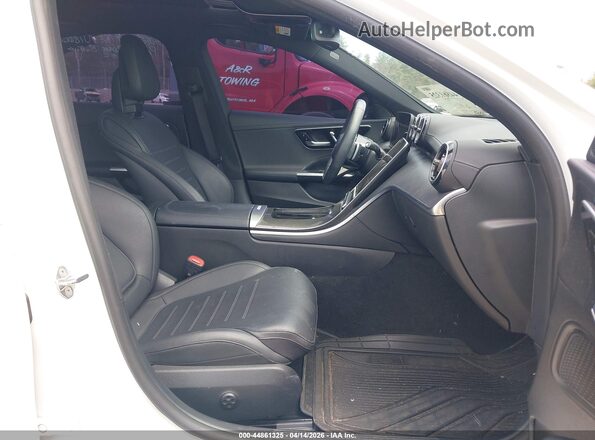 W1KAF4HB8PR154998 2023 MERCEDES-BENZ C-CLASS White Vista interior delantera