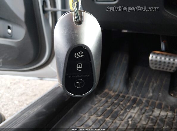 W1KAF8HB5RR201298 2024 MERCEDES-BENZ AMG C 43 Silver Widok deski rozdzielczej