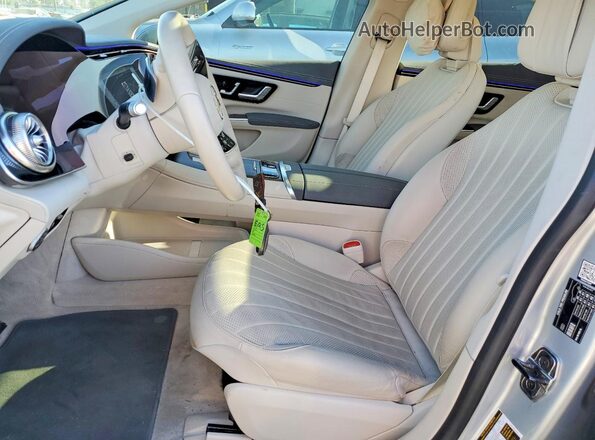 W1KCG2DB9RA048710 2024 MERCEDES-BENZ EQS Silver Вид салону спереду
