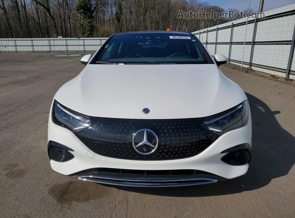 W1KEG1CB3PF033365 2023 MERCEDES-BENZ EQE White Widok z przodu