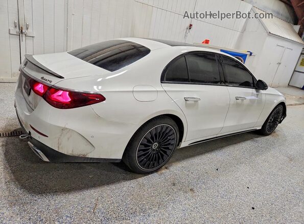 W1KLF4HB4TA242965 2026 MERCEDES-BENZ E White Trasero derecho