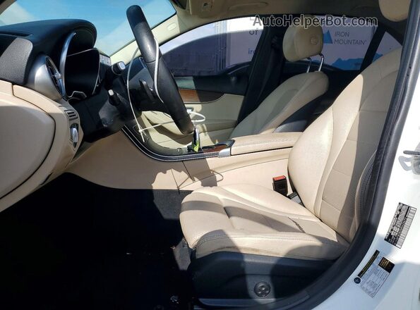 W1KWF8DB5MR623673 2021 MERCEDES-BENZ C White Front interior view