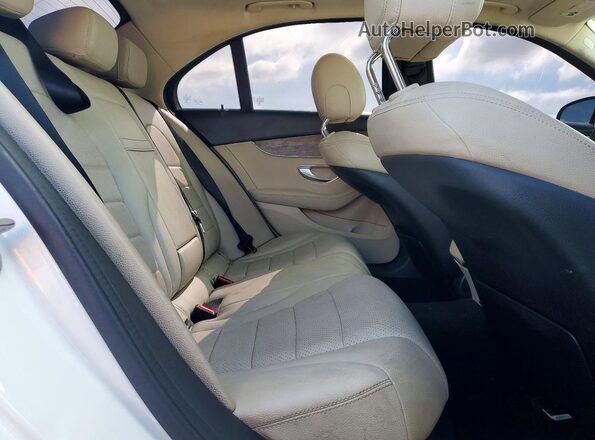 W1KWF8DB5MR623673 2021 MERCEDES-BENZ C White Rear seats view