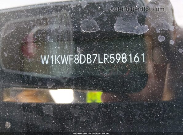 W1KWF8DB7LR598161 2020 MERCEDES-BENZ C-CLASS Black Vista del compartimento del motor