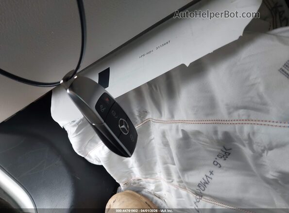 W1N4M4HB3SW398039 2025 MERCEDES-BENZ GLB-CLASS White Vista del salpicadero