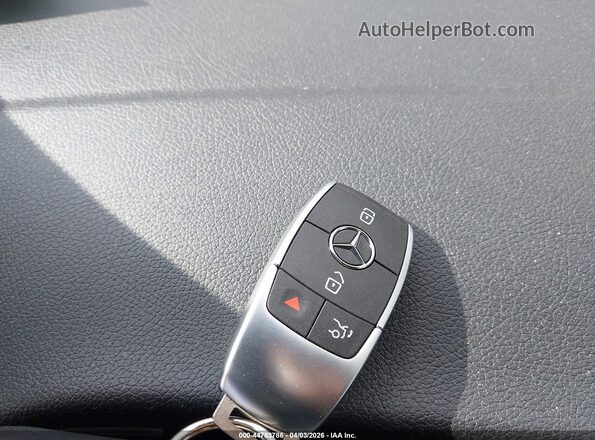W1N9M0KB8RN110328 2024 MERCEDES-BENZ EQB 300 SUV Gray Առջևի վահանակի տեսք