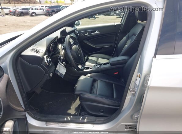 W1NTG4EB8LU029701 2020 MERCEDES-BENZ GLA 250 Silver წინა სალონის ხედი