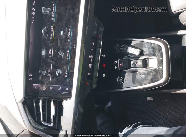 WA142BFZ4RP023311 2024 AUDI Q4 Gray Առջևի վահանակի տեսք