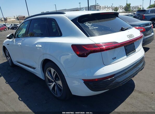 WA14AAGE9RB020829 2024 AUDI Q8 E-TRON White Trasero izquierdo