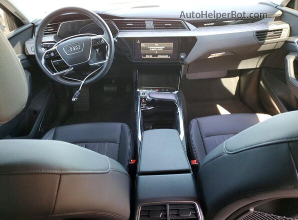 WA15AAGE3RB010978 2024 AUDI Q8 Серый Вид панели приборов