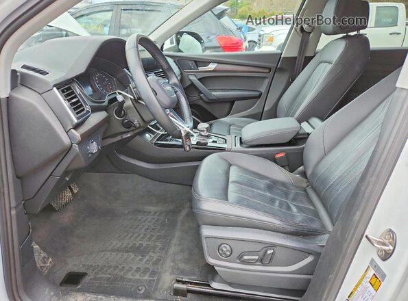 WA1AAAFY3M2033356 2021 AUDI Q5 White Vista interior delantera