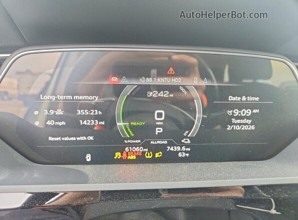 WA1AAAGE9MB013133 2021 AUDI E-TRON White Вид щитка приладів