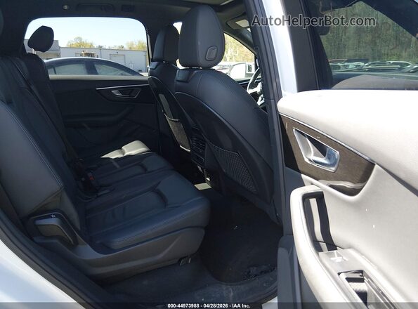WA1ACBF78PD010557 2023 AUDI Q7 White 