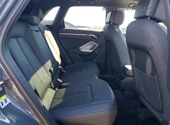 WA1AECF32L1002270 2020 AUDI Q3 Gray Widok wnętrza z tyłu