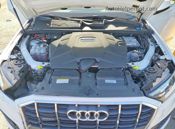 WA1AXBF73ND016851 2022 AUDI Q7 White Widok wnętrza z tyłu
