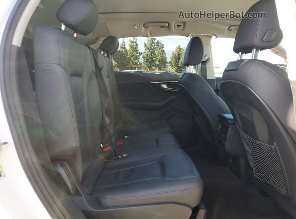 WA1AXBF73ND016851 2022 AUDI Q7 White Widok tylnych siedzeń