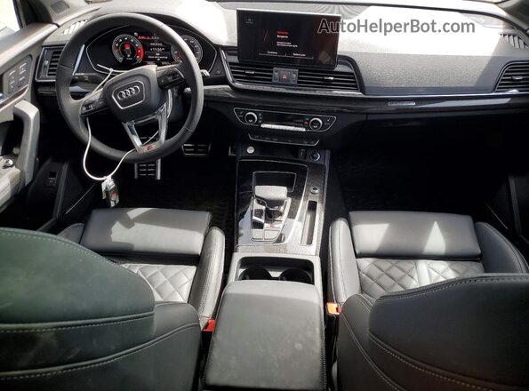 WA1B4AFY4S2032550 2025 AUDI SQ5 Зеленый Вид панели приборов