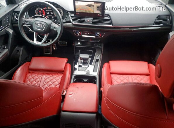 WA1B4AFY9P2185657 2023 AUDI SQ5 Gray Vista del salpicadero