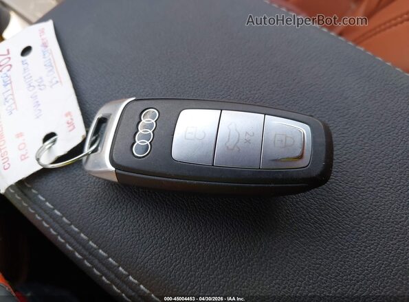 WA1B5BFZ2SP043609 2025 AUDI Q4 Gray Առջևի վահանակի տեսք