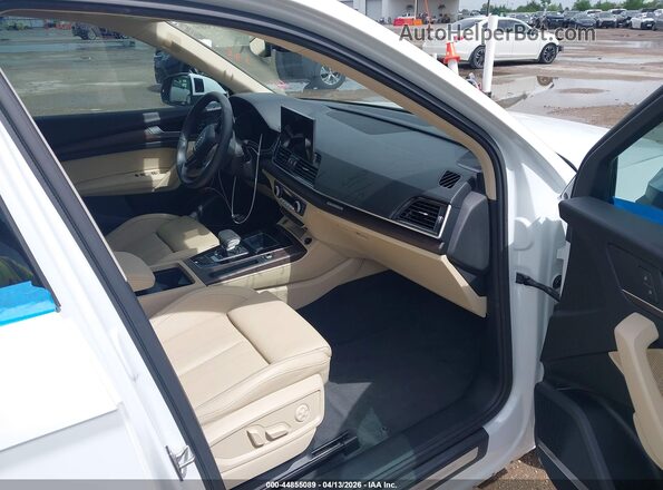 WA1BBAFY8P2189852 2023 AUDI Q5 White Front interior view