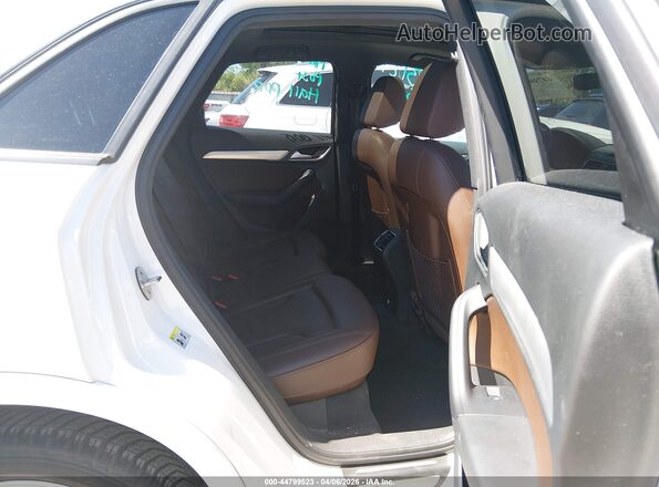 WA1BCCFS3JR001399 2018 AUDI Q3 White VIN կոդի պիտակի տեսք