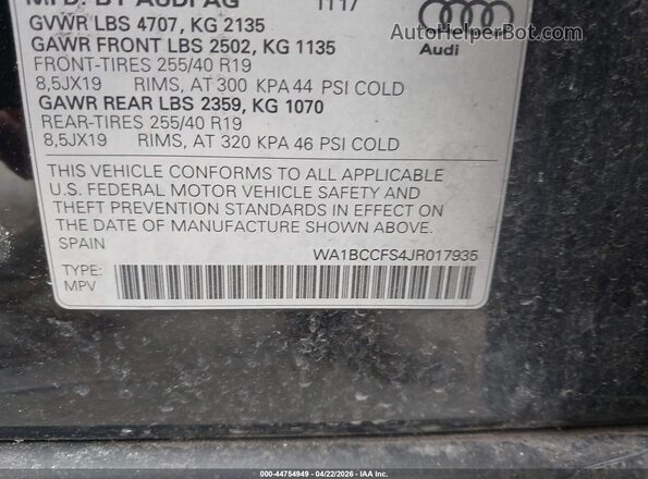 WA1BCCFS4JR017935 2018 AUDI Q3 Black Engine compartment view