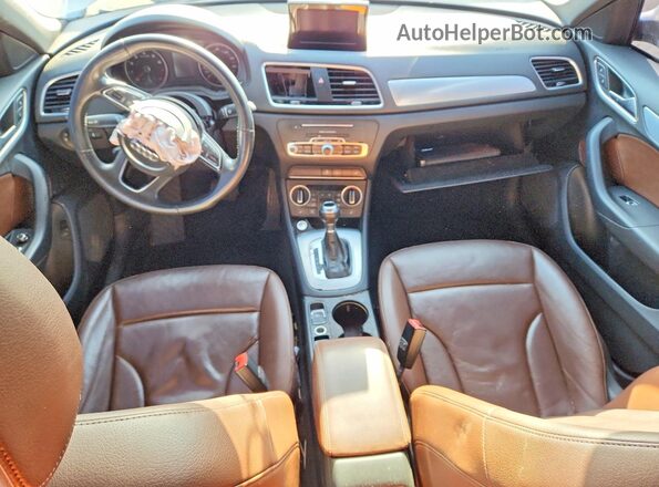 WA1BCCFS6JR016236 2018 AUDI Q3 Silver Dashboard view