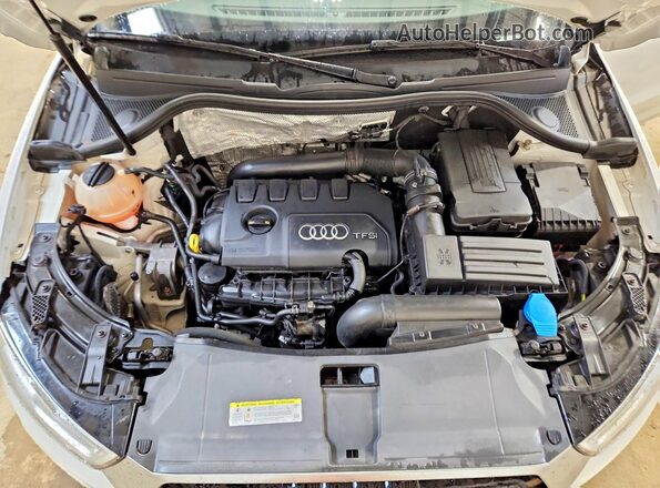 WA1BCCFS7HR010889 2017 AUDI Q3 White ძრავის განყოფილების ხედი