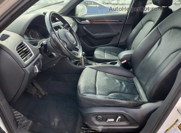 WA1BFCFS3GR011026 2016 AUDI Q3 White Widok wnętrza z przodu