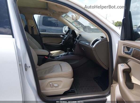 WA1C2AFP0HA097718 2017 AUDI Q5 Белый Вид салона спереди