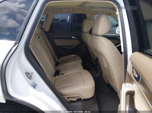 WA1C2AFP0HA097718 2017 AUDI Q5 Белый Вид наклейки с VIN-кодом