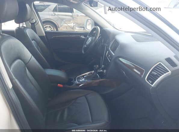 WA1C2AFP0HA098755 2017 AUDI Q5 Белый Вид салона спереди