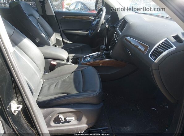 WA1C2AFP8HA096932 2017 AUDI Q5 Черный Вид салона спереди