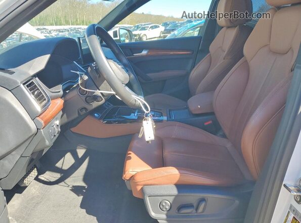 WA1CAAFY2M2007291 2021 AUDI Q5 White Вид салону спереду