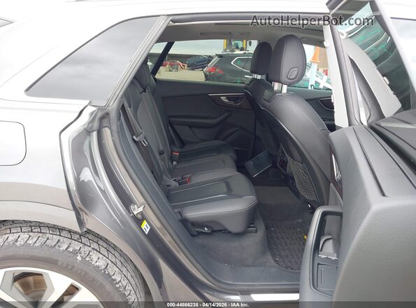WA1CVAF13KD014999 2019 AUDI Q8 Gray Vista de la etiqueta del VIN