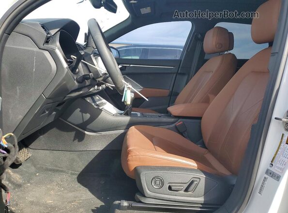 WA1DECF30M1042216 2021 AUDI Q3 White Vista interior delantera