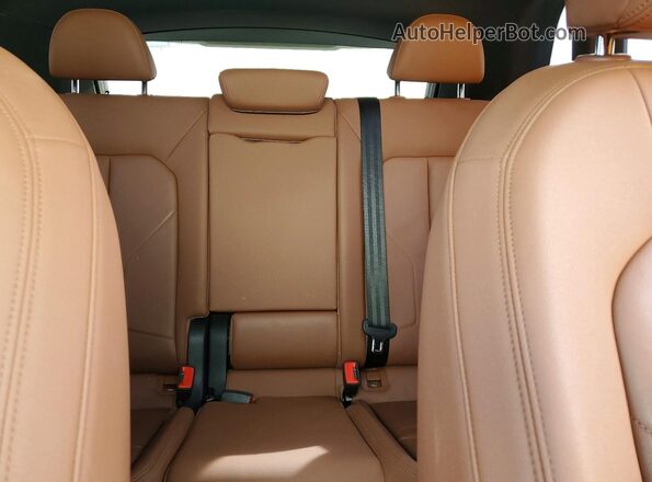 WA1DECF30M1042216 2021 AUDI Q3 White Vista de los asientos traseros