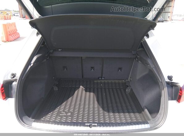 WA1DECF30R1171144 2024 AUDI Q3 Белый 