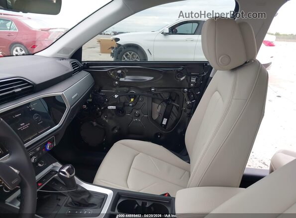 WA1DECF32S1077451 2025 AUDI Q3 Black წინა სალონის ხედი