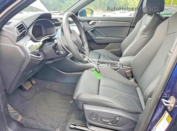 WA1DECF33S1008087 2025 AUDI Q3 Blue Front interior view