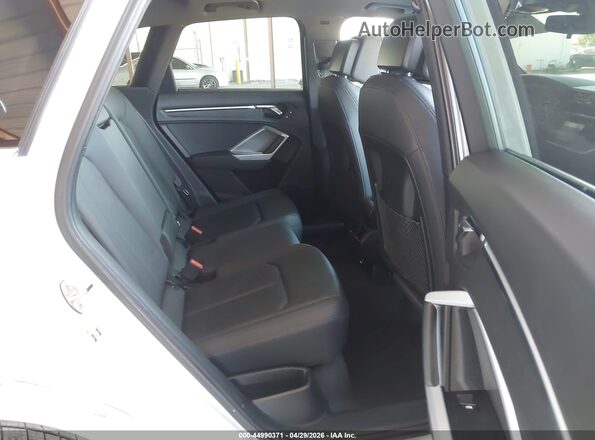 WA1DECF34L1020668 2020 AUDI Q3 White Vista de la etiqueta del VIN