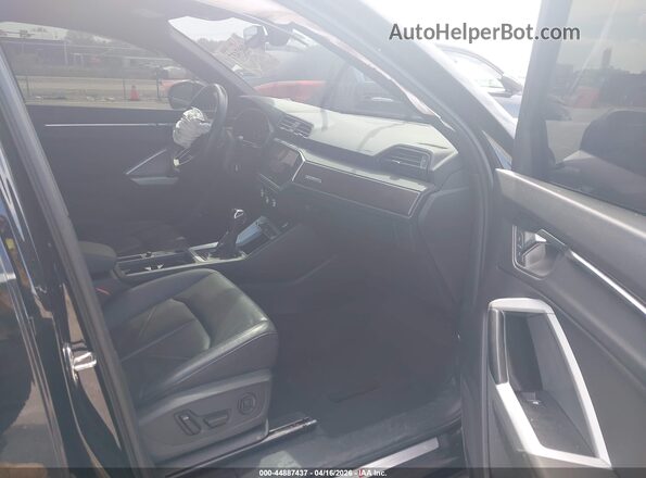 WA1DECF34N1131546 2022 AUDI Q3 Черный Вид салона спереди