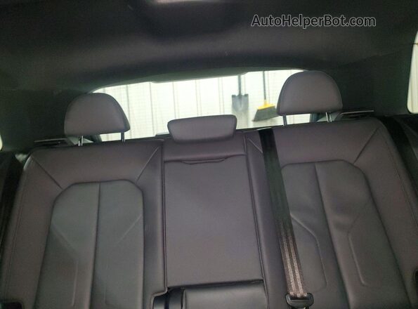 WA1DECF35L1012868 2020 AUDI Q3 Black Вид задніх сидінь
