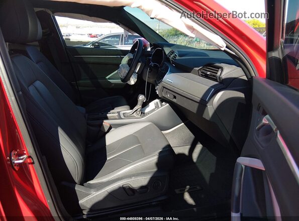 WA1DECF35R1102644 2024 AUDI Q3 Red Вид салону спереду