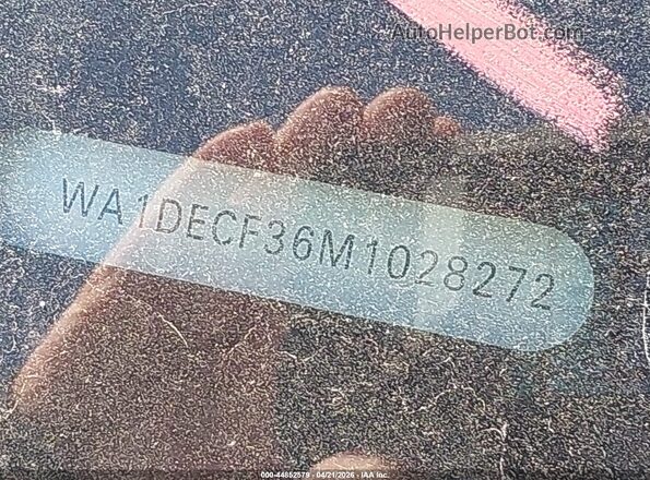 WA1DECF36M1028272 2021 AUDI Q3 White Widok komory silnika
