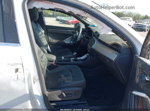 WA1DECF36M1028272 2021 AUDI Q3 White Widok wnętrza z przodu