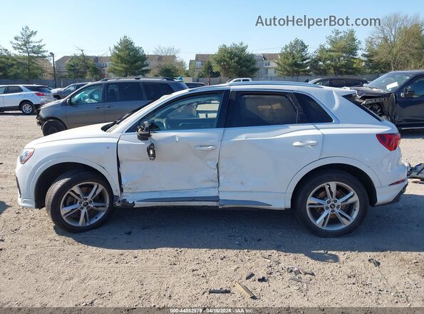 WA1DECF36M1028272 2021 AUDI Q3 White Widok wnętrza z tyłu